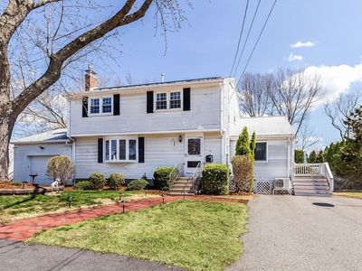 71 Pond Ln
