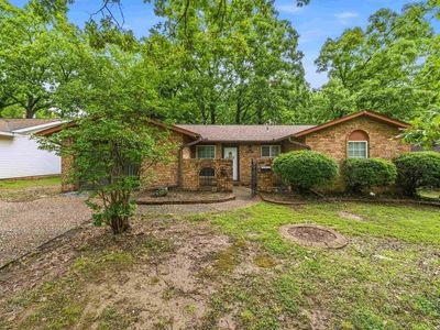 8628 Woodridge Dr