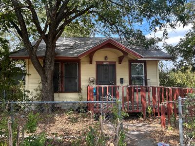 1304 SAN BERNARD ST