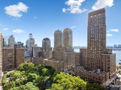 205 W End Ave APT 21W