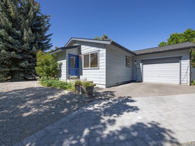 3041 Beaverbrook Dr