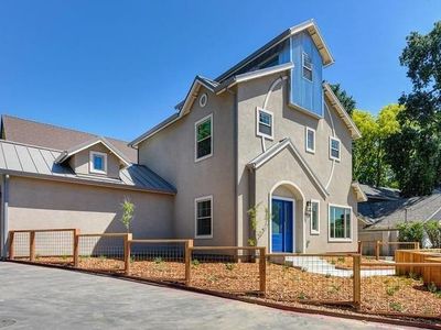 2729 Swanston Oak Ln