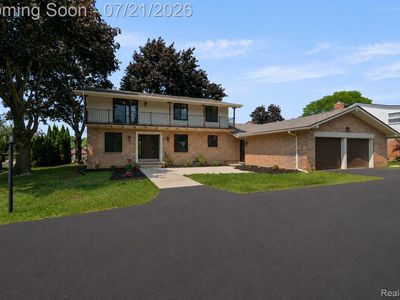 4696 Walnut Lake Rd