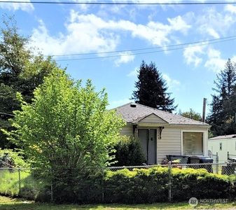 2507 Erlands Point Road NW