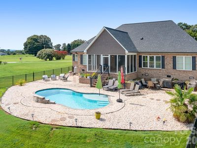 2261 Eva Ct