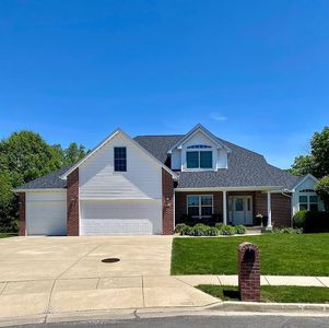 912 James Ct