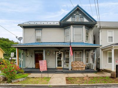 19 W Specht St