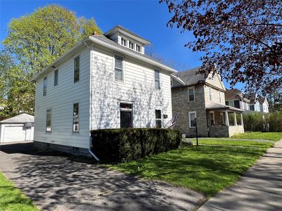 10 Andrews Ave