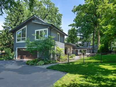 Property at 645 Indian Rd, Glenview, IL