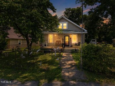 113 Devault St