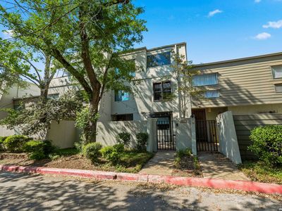 3103 Eisenhauer Rd #J 11