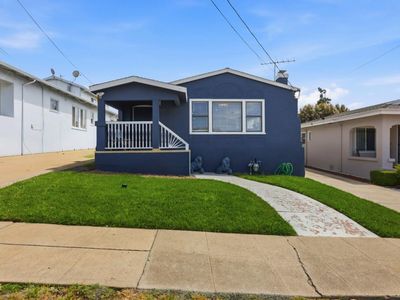 2468 Maxwell Ave