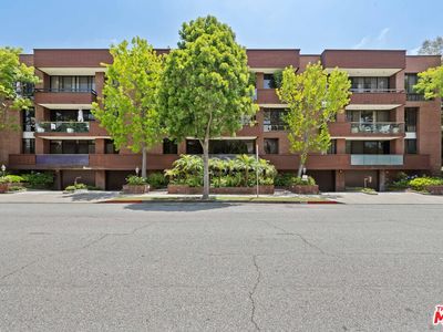 268 S Lasky Dr APT 205