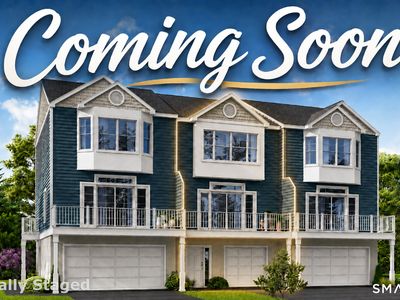 301 Harbour Close #102