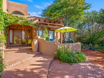 1079 Encantado Dr NE