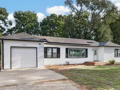 1210 NW 35th St