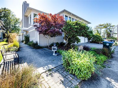 229 E 1st Street UNIT 4