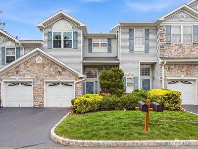 8 Rondell Ln
