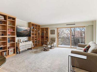 210 W Grant St APT 516