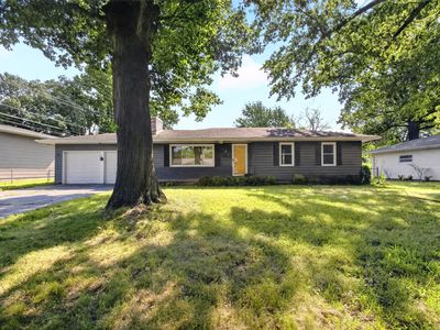 8 Dundee Dr