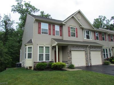 51 Parkside Ln