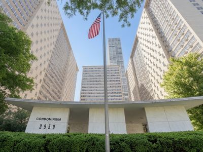 3950 N Lake Shore Dr #2103A