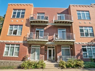 934 W Fry St