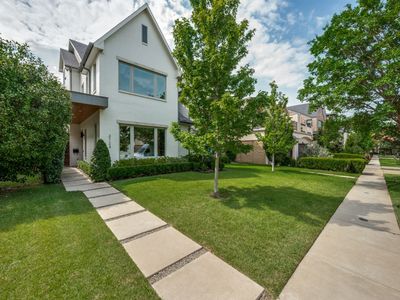 3724 W Beverly Dr