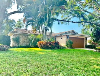 1529 E Dorchester Dr