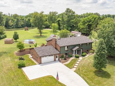 26195 Airport Rd