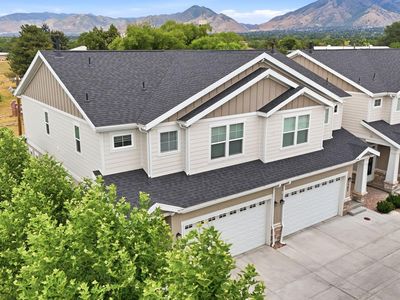 1303 E Weyburn Ln
