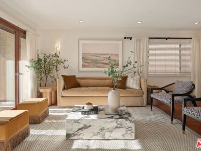 907 12th St APT 4
