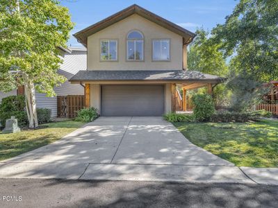 1118 Station Loop Rd