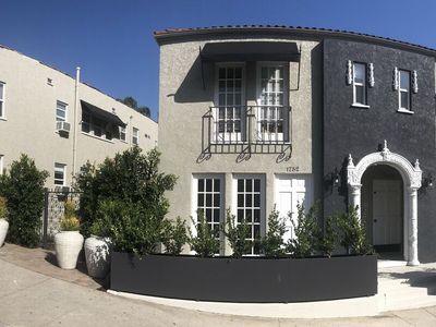 1754 N La Brea Ave