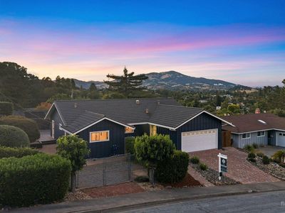 81 Drakewood Lane
