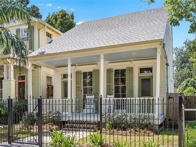 8418 Freret St