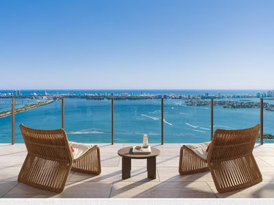 710 NE 29th St #2502