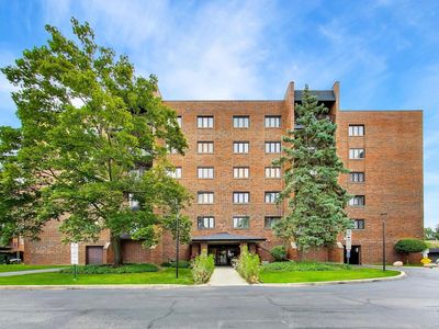 9346 Landings Ln #406-DES