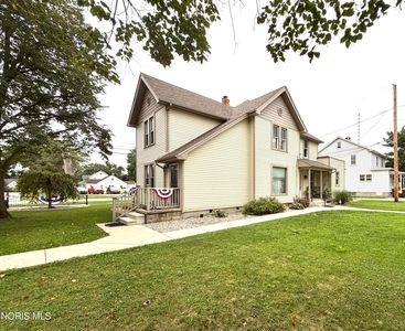 112 S Elm St
