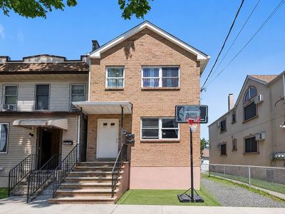 6107 Maspeth Ave