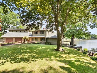 290 Oakridge Ave