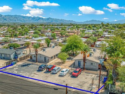 2728 N La Verne Ave