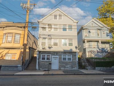 148 Palisade Avenue
