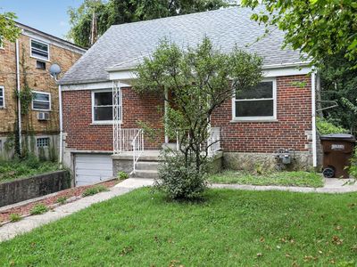 8243 Daly Rd