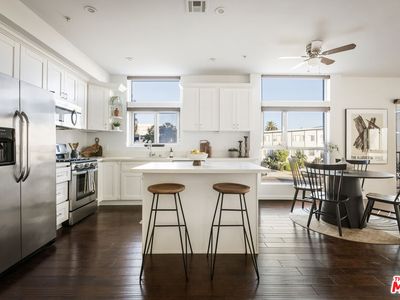 155 S Oxford Ave APT 201