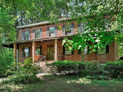 962 Main Street