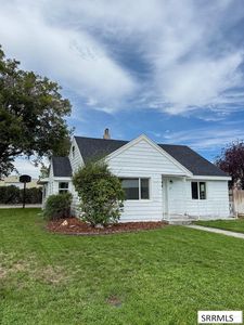23 N Front St