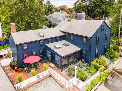 11 Fountain St