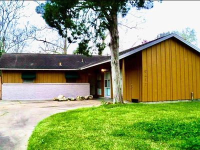 6417 Edgemoor Dr
