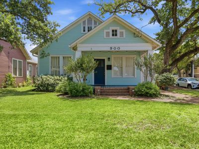 900 Pujo St